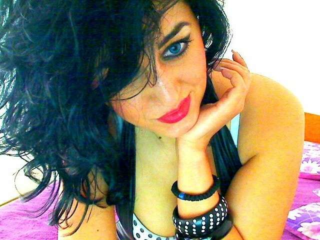 BRUNETTESEXX free sexy photo