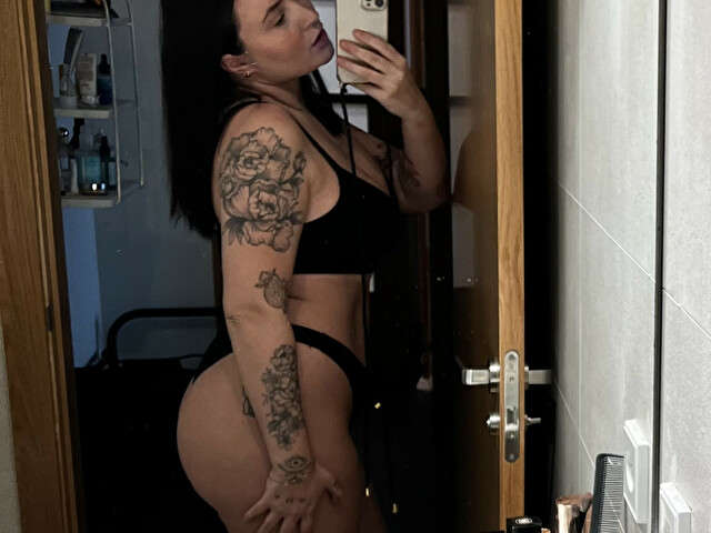 CAMILLEEEE free sexy photo