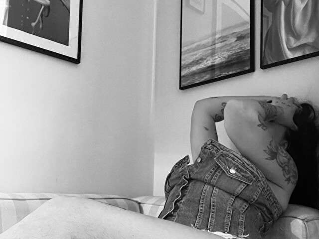 CAMILLEEEE free sexy photo