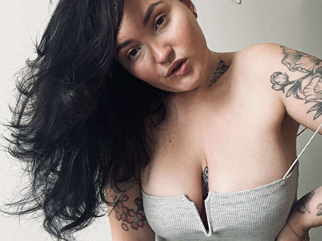 CAMILLEEEE free sexy photo