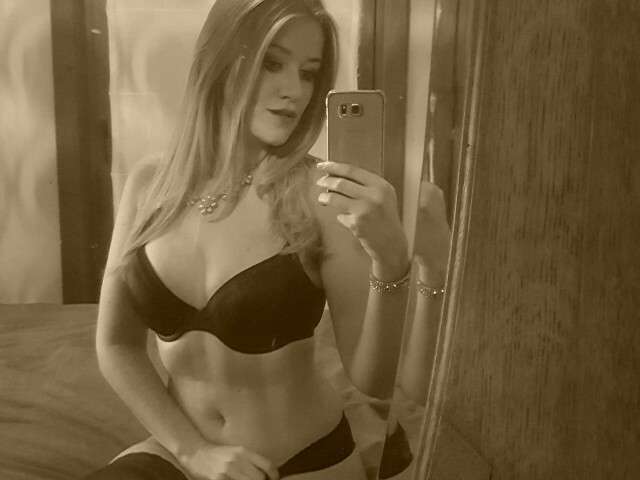 SAARTJE free sexy photo