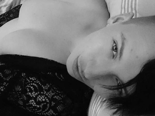 MYSTERYWOMAN free sexy photo