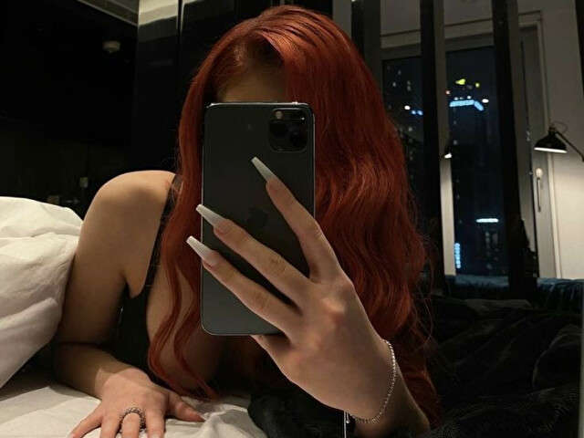 CHLOECARAMEL free sexy photo