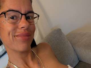 HOTSEXYGILF amateur webcam photo